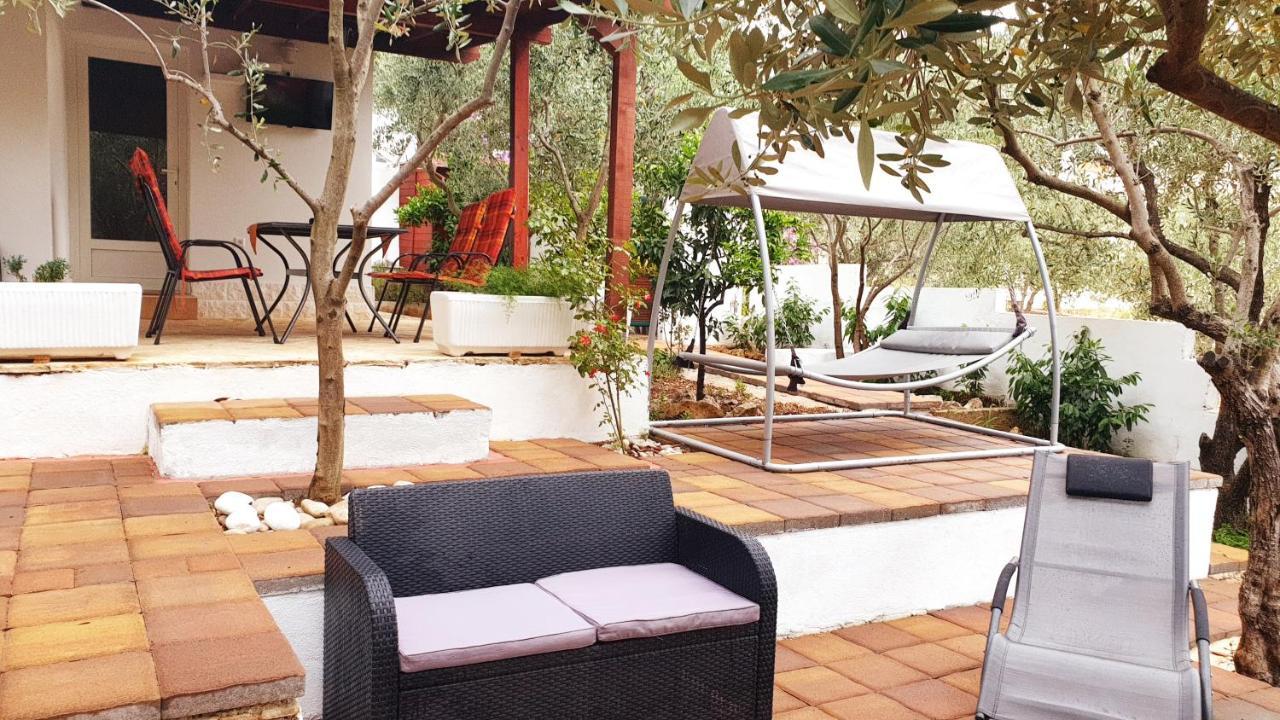 Villa House Oliva With Private Pool And Large Garden à Stari Grad  Extérieur photo