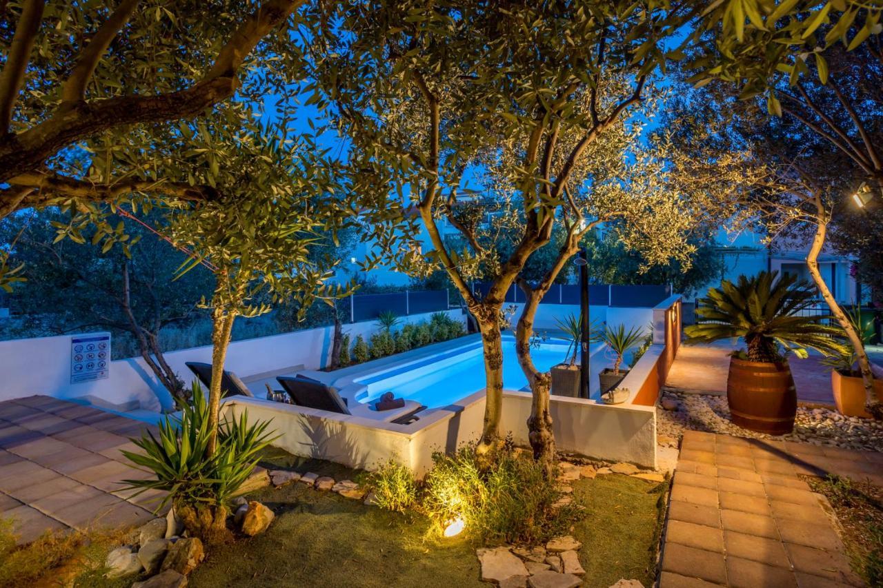 Villa House Oliva With Private Pool And Large Garden à Stari Grad  Extérieur photo