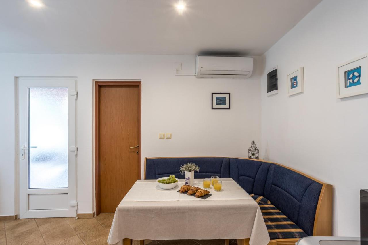 Villa House Oliva With Private Pool And Large Garden à Stari Grad  Extérieur photo