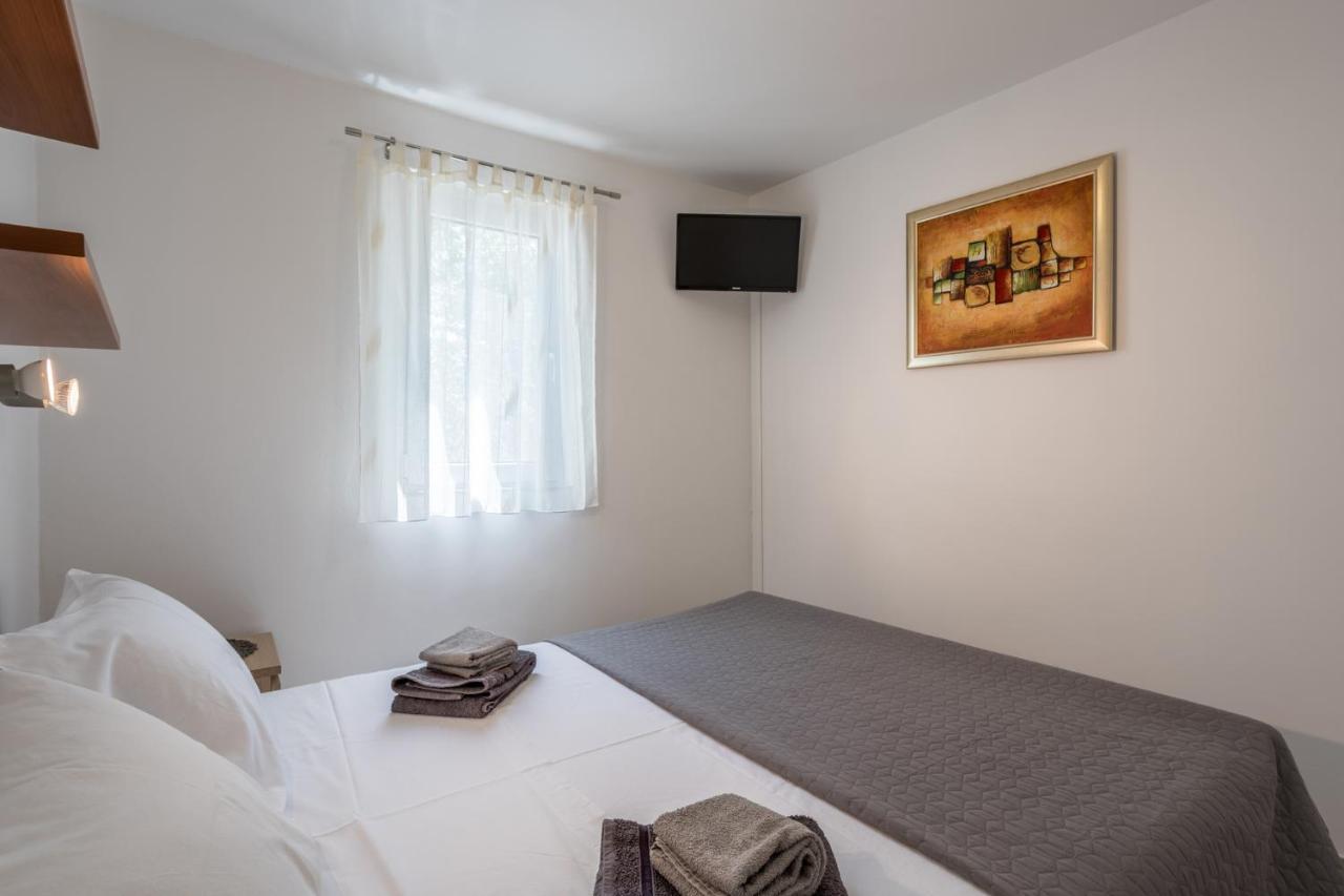 Villa House Oliva With Private Pool And Large Garden à Stari Grad  Extérieur photo