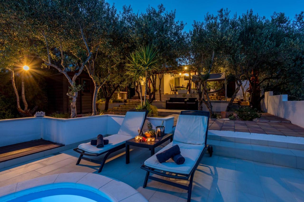 Villa House Oliva With Private Pool And Large Garden à Stari Grad  Extérieur photo